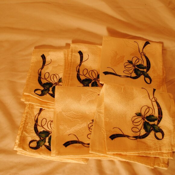 NEW LENOX HOLIDAY SET OF 6 SM 4 LG SATIN NAPKINS, PLACE MATS & TABLE RUNNER - Picture 4 of 6